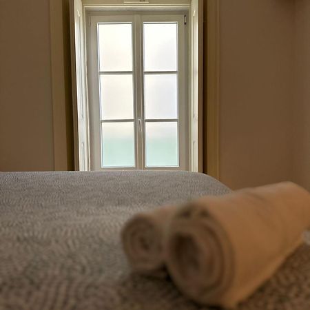Central Bedroom In Shared House In Chiado - Historic Center Of ลิสบอน ภายนอก รูปภาพ