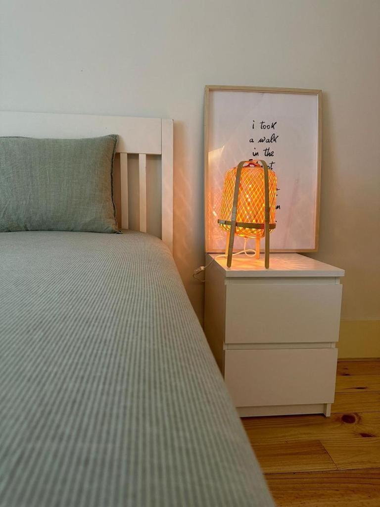 Central Bedroom In Shared House In Chiado - Historic Center Of ลิสบอน ภายนอก รูปภาพ